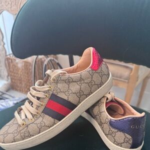 Gucci Women's Beige Sneakers with Red and Blue Accents